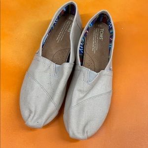 TOMS shoes